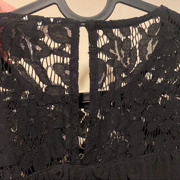 Lace sleeveless dress - Picture 4 of 5